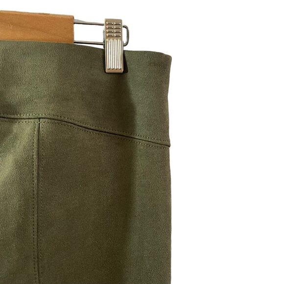 By Anthropologie Faux Suede Green Leggings Zipper Hem Size 30 - Picture 4 of 7